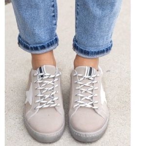 G& L star sneakers new Never worn Sold out on line